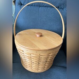 1999 Longaberger Pot of Gold Work Around Basket